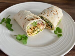 Read more about the article Zdrowy kebab – przepis fit na domowy kebab w tortilli (lekka wersja)
